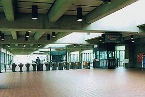 Franconia Springfield station fare lobby, May 2003