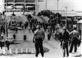 Bloody Sunday-officers await demonstrators