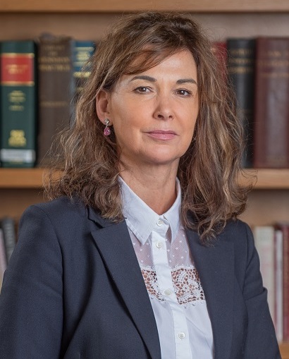 Official Portrait of Dorothy Bain QC 2021 (cropped)