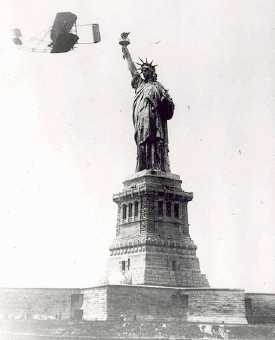 Wilbur Wright circles Statue of Liberty