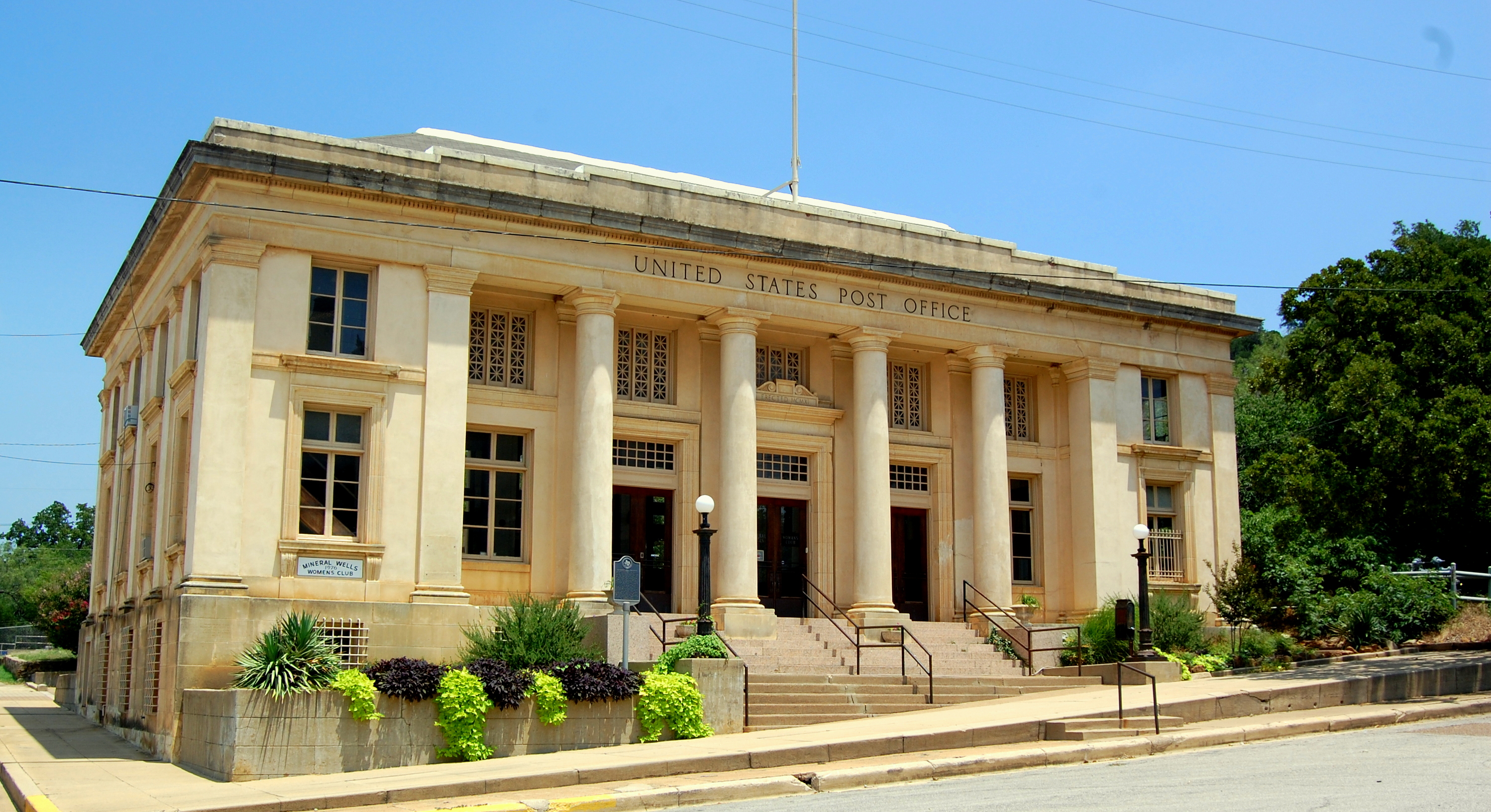 Image Historic Post Office in Mineral Wells, Texas