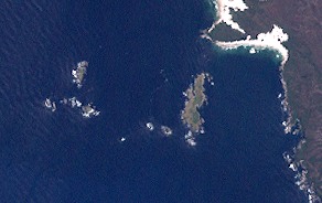 Mutton Bird Islands (Landsat).jpg