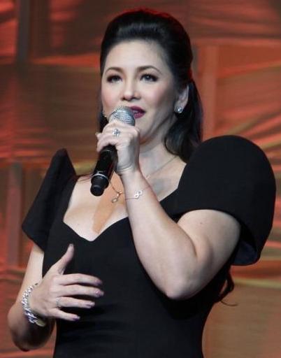 Regine Velasquez 2015 Family Values Awards (cropped)