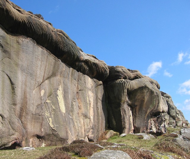 Bowden Doors - geograph.org.uk - 150048