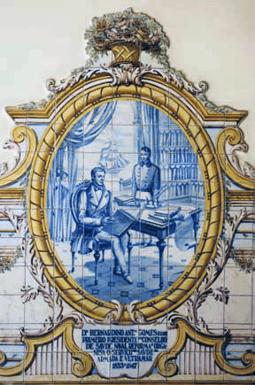 O Doutor Bernardino António Gomes filho pormenor dos azulejos da Sala do Principe