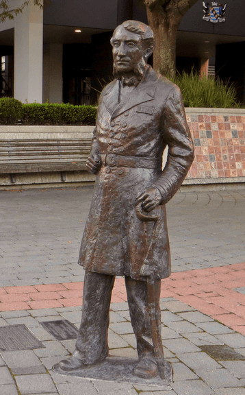 Statue of Captain Hamilton, NZ (cropped).png