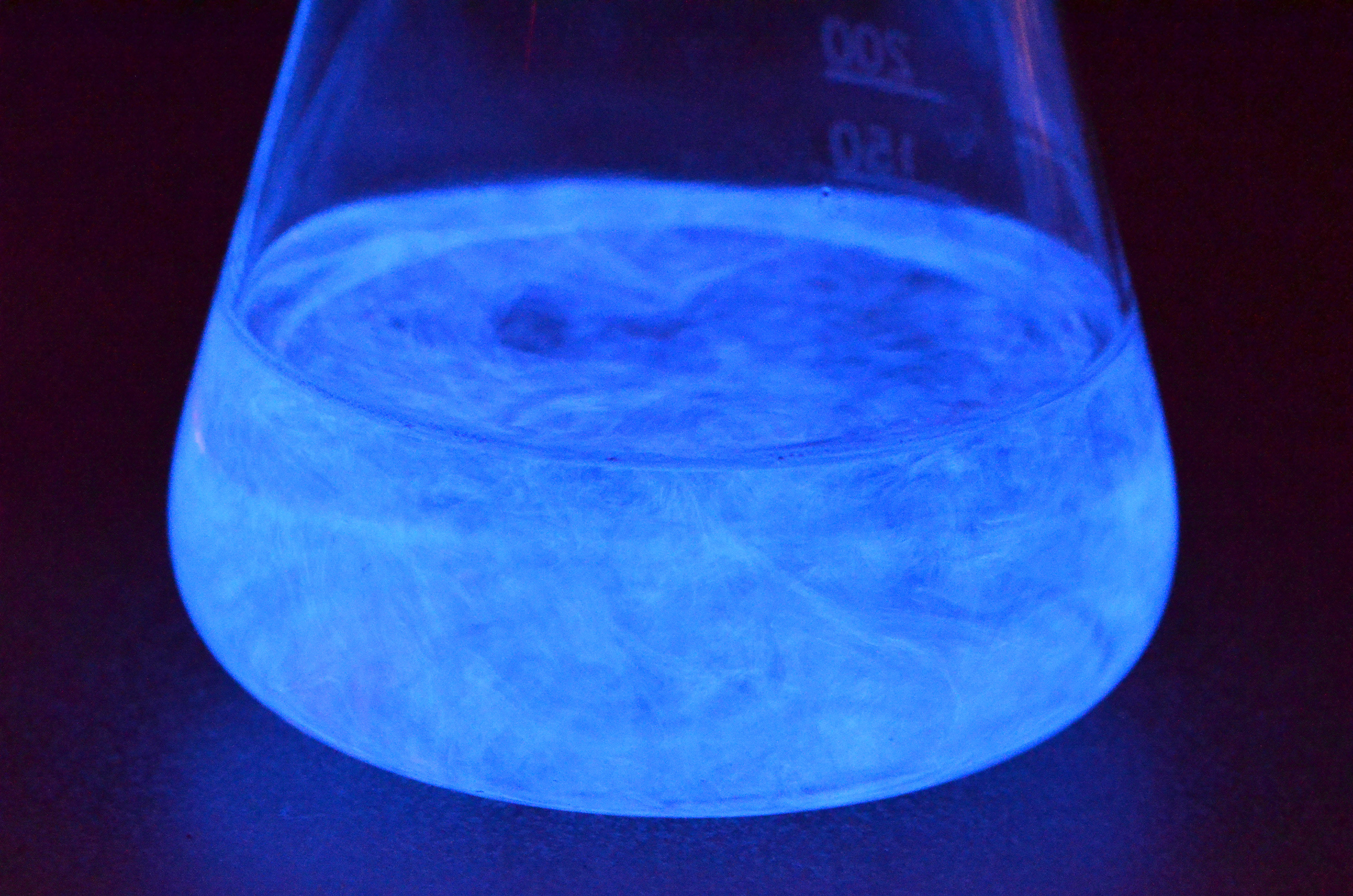 Водород растворимый в воде. Хинин флуоресценция. Хемилюминесценция люминола. Флюоресценция радона. Реакция хемилюминесценции люминола.