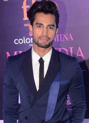 Rohit Khandelwal at Femina Miss India 2018 cropped