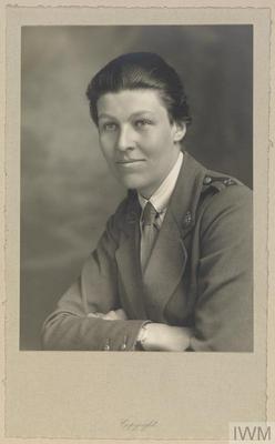 Beatrice Ethel Lithiby c.1918.jpg