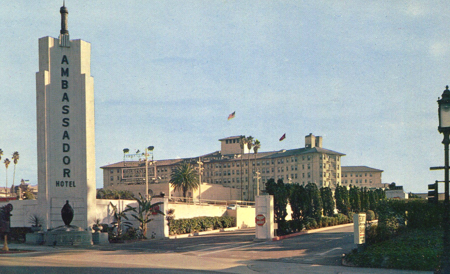 Entrance gate of the Ambassador Hotel in 1959