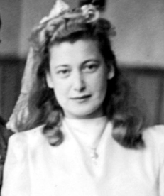 Gena Turgel at her wedding, 1945