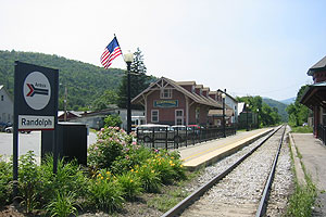 Randolph station, July 2006.jpg