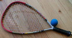 Racquetball-racquet-and-bal