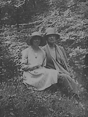 Mary Stella Edwards and Judith Ackland at Bucks Mills, 1924