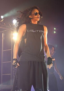 Ciara Live 2 (cropped)
