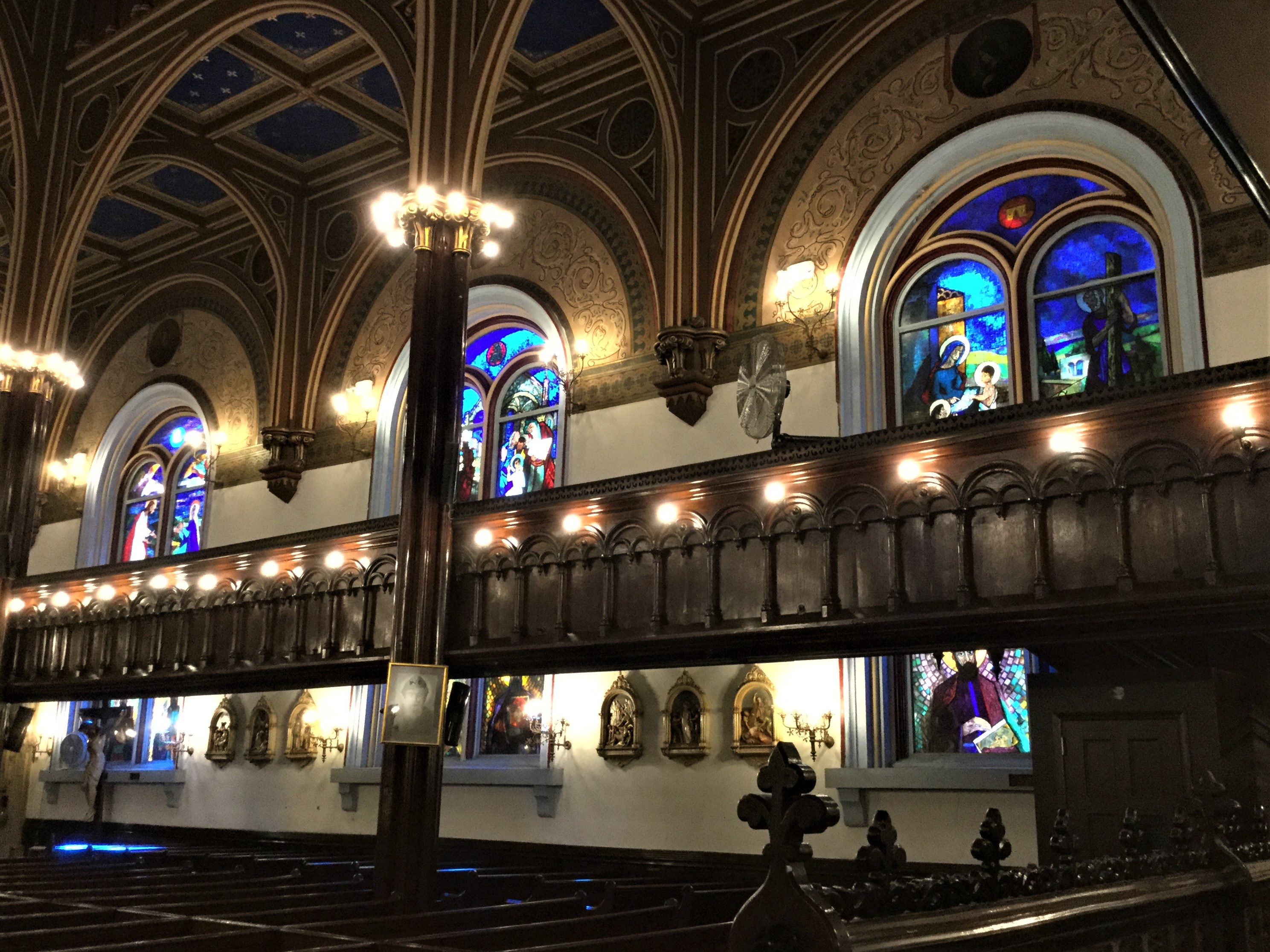 Image Stained Glass right, Our Lady of Lebanon Maronite Cathedral