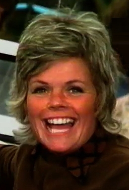 Judith Chalmers in 1974.jpg