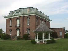 Historic courthouse in Jacksonport