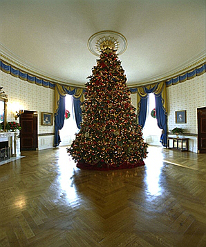 2002 Blue Room Christmas tree
