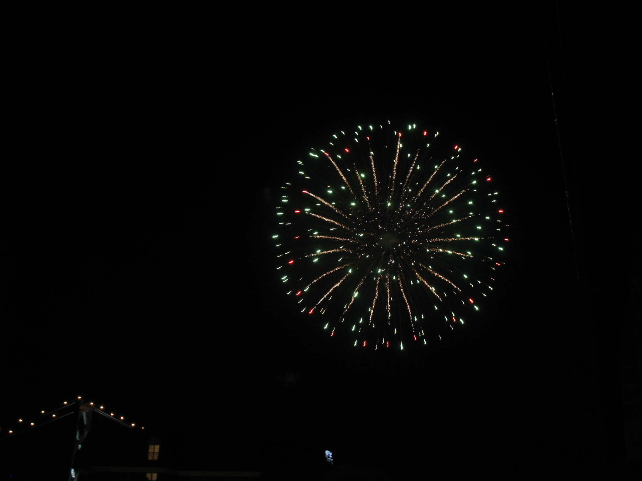 Image Fireworks above Mayville, Kentucky (4th of July, 2007)