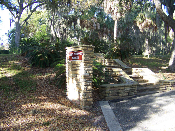 Odet Philippe Grave Earthworks