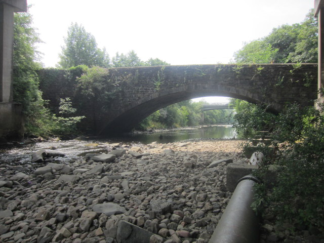 Image: Old Bridge, Pontardawe (geograph 3566053)