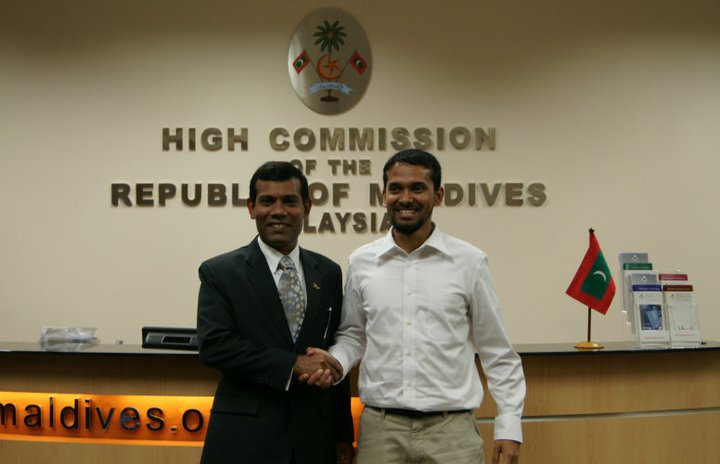 Muad Mohamad Zaki with President Nasheed