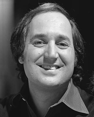 Neil Sedaka - TopPop 1974 1 (cropped)