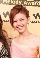 Tanya-chua-17th-golden-melody-awards-with-stefanie-sun-yan-zi (2) (cropped)