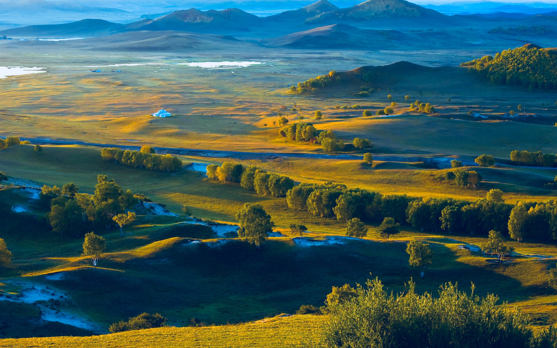 Какая высота великой китайской равнины. Великая китайская равнина. Равнина Хэбэй. Северо Восточная равнина Китай. Равнины Монголии.