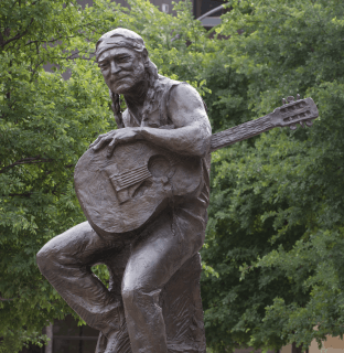 Willie Nelson Statue.png