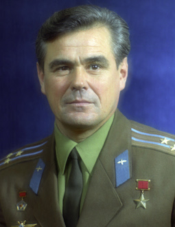 Vasily Grigoryevich Lazarev.jpg