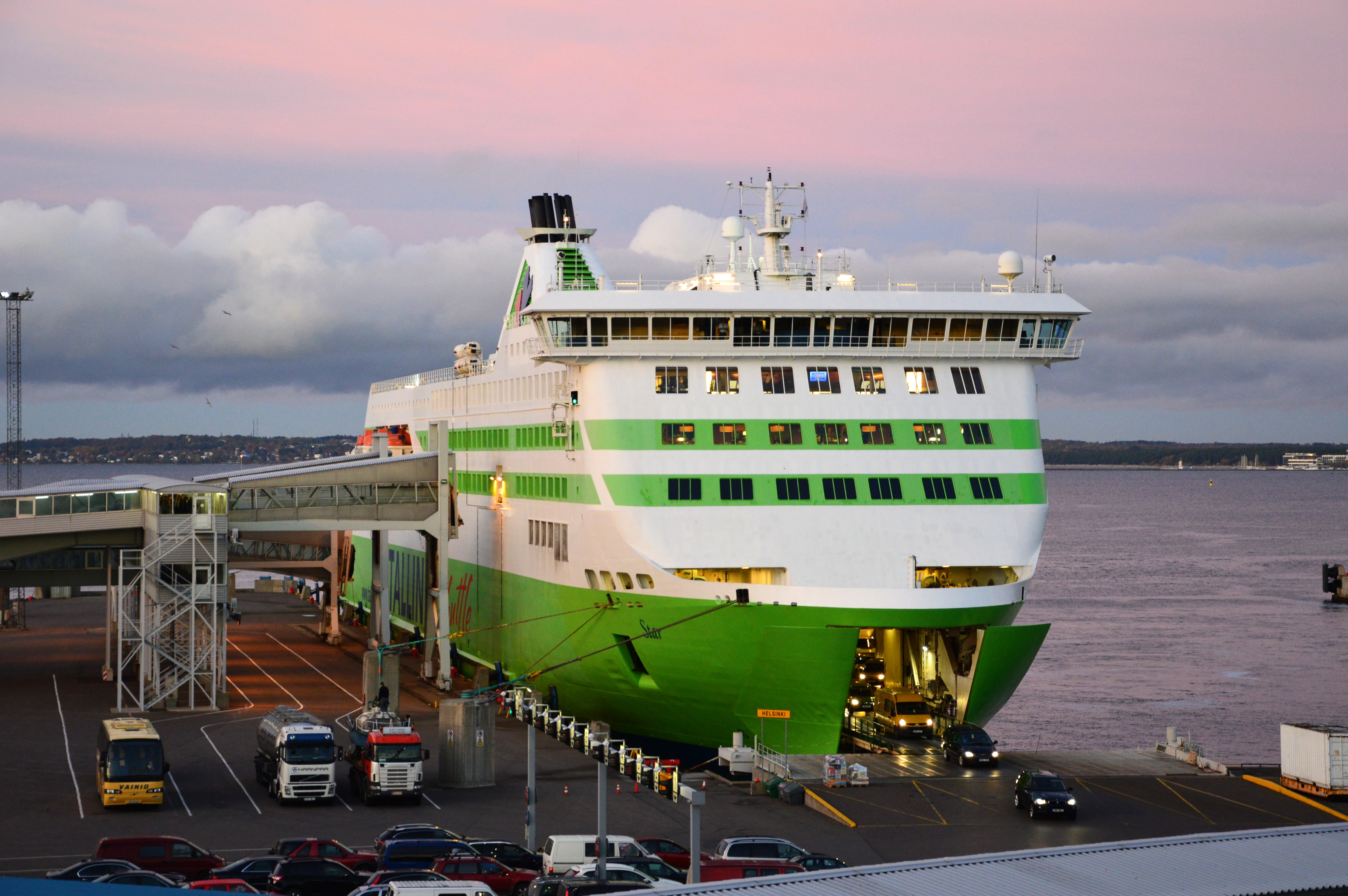 Фото парома. Star корабль Tallink. Tallink Star паром. Хельсинки-Таллинн паромы Star. Паром Таллинк Силья.