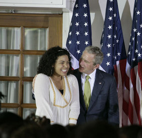 President George W. Bush congratulates singer Jordin Sparks
