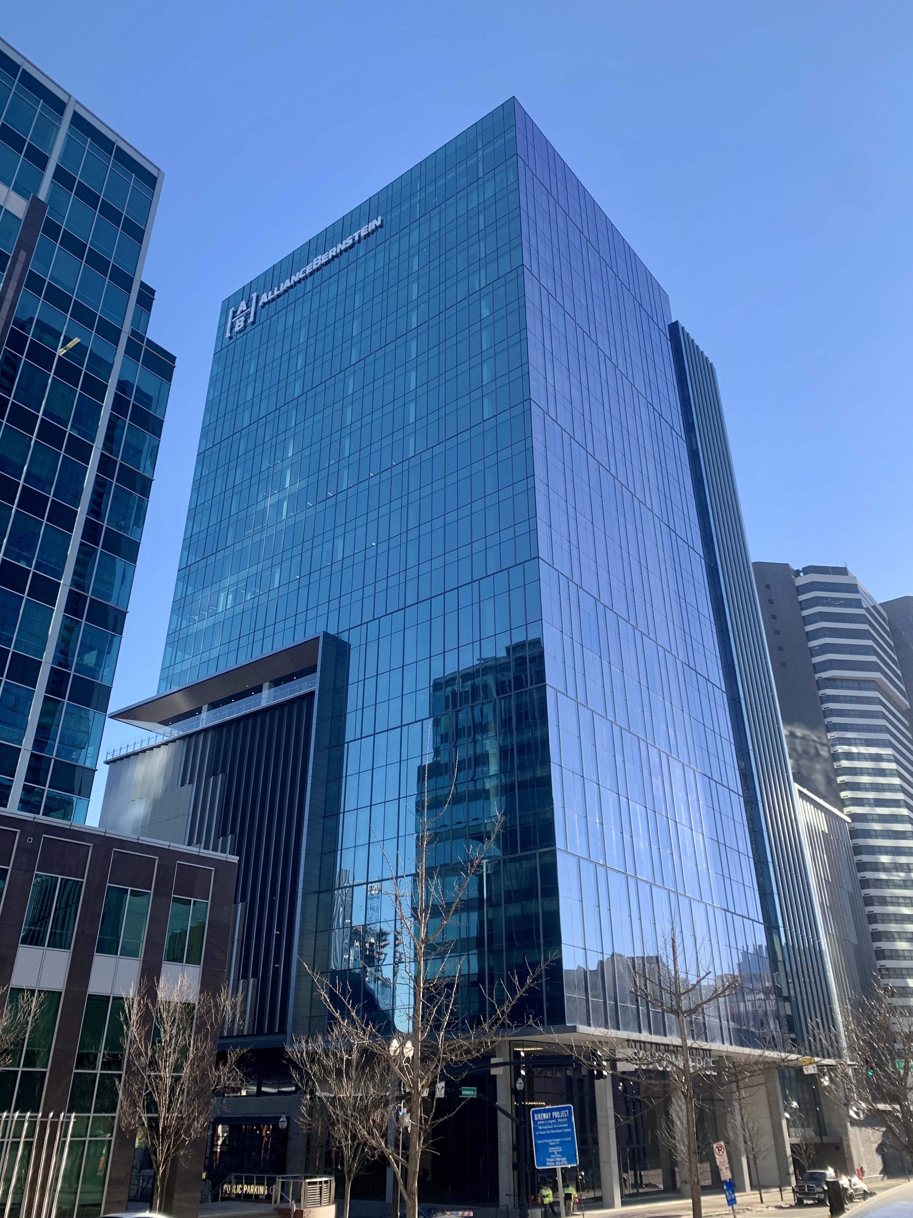 501 Commerce Tower at 5th and Broadway.jpg
