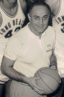 Jerry Tarkanian LBSU coach in 1970-71.jpg