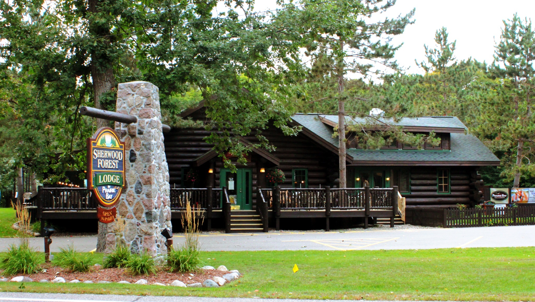 Sherwood Forest Lodge 1.jpg
