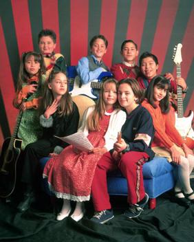 The younger cast of ¡Amigos X Siempre!.jpg