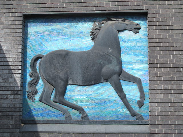 Blackhorse Road tube station – sculpture