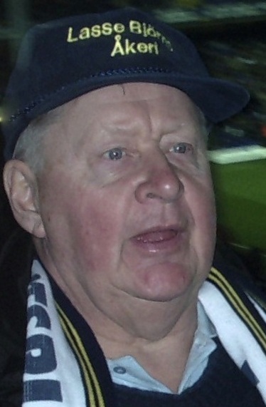 Lars-Gunnar Björklund på White Hart Lane (cropped)