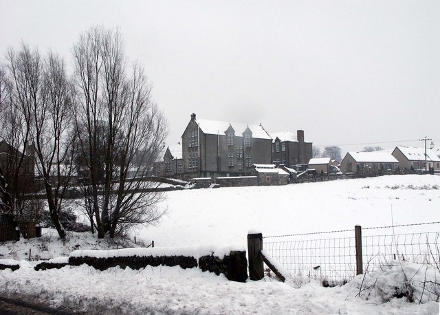 Saline Primary School and its Sitooterie - geograph.org.uk - 137341