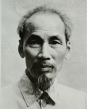 Ho Chi Minh 1946 and signature (cropped)