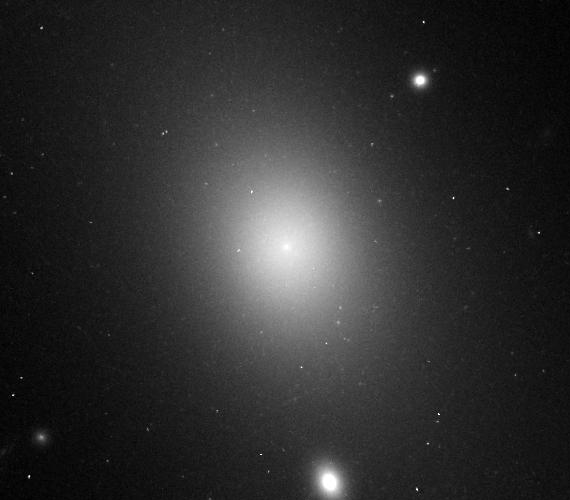 IC 1101 in Abell 2029 (hst 06228 03 wfpc2 f702w pc)