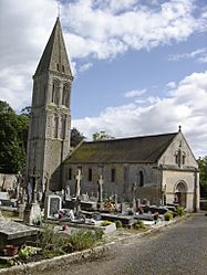 Église Saint-Vigor et une partie du cimetière.JPG