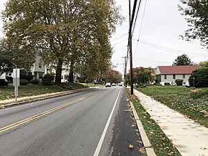 2022-10-24 14 11 06 View northeast along Providence Road just northeast of Clifton Avenue in Aldan, Delaware County, Pennsylvania