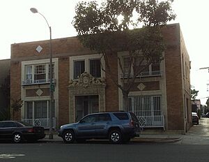 321 Chestnut-Crest apts