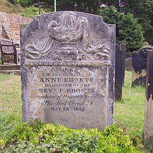 Anne Brontes Grave in Scarborough 01