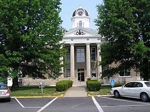 Bracken County Courthouse in Brooksville