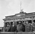 Bundesarchiv Bild 183-L0614-040, Berlin, Fidel Castro an der Grenze
