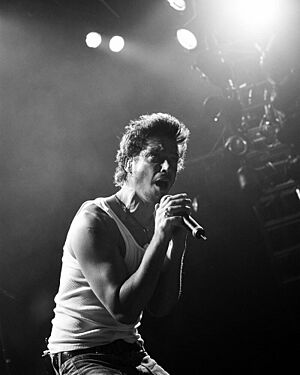 Chris Cornell (212441909)